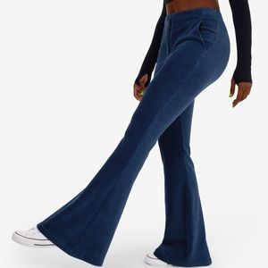 High waisted velvety corduroy flare (leggings) with zipper & pockets Medium 8-10